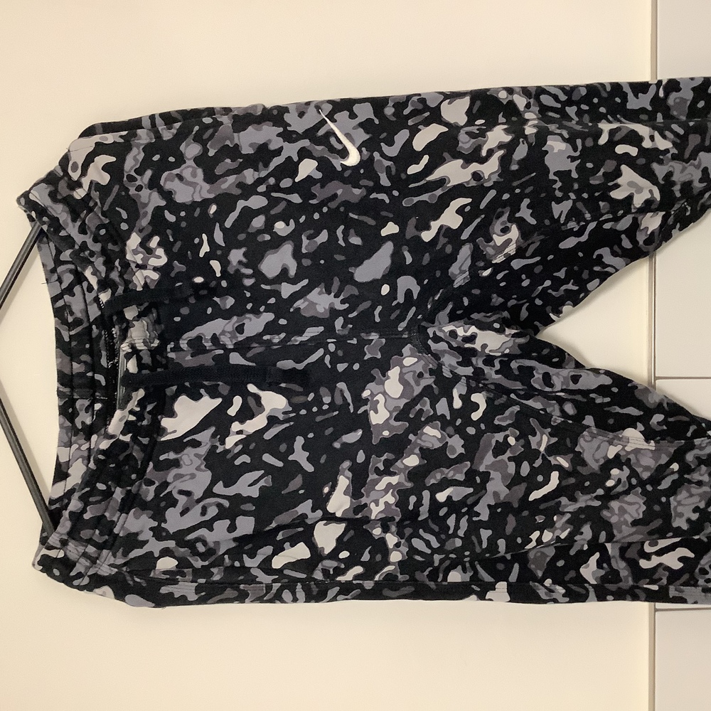 Nike Camouflage Slim Fit Jogging Bottoms - Size XS - Black & Grey - Picture 3 of 4
